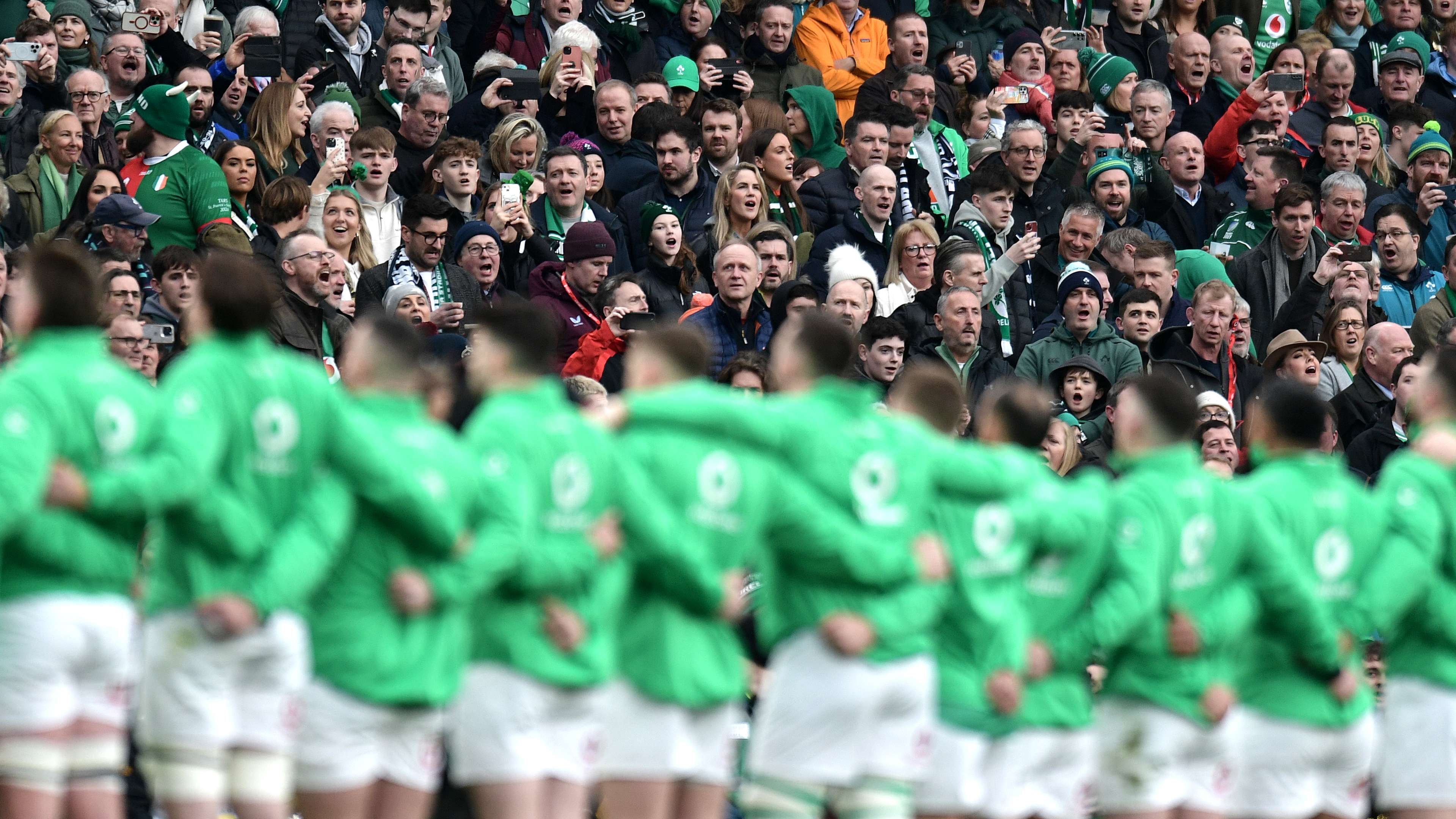 感到遗憾的 感到遗憾的